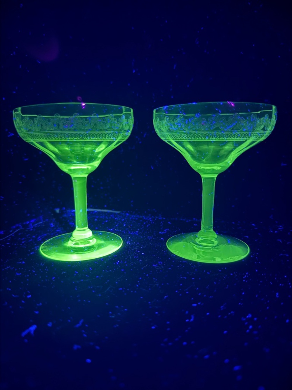 1950s Champagne Glasses - Set of 2 - Etched
Champagne Glasses